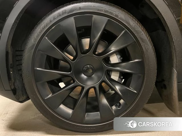 Tesla Model Y 2023 Черный из Кореи, фото 6