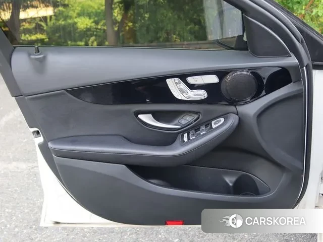 Mercedes-Benz C-Class W205 2018 Белый из Кореи, фото 6