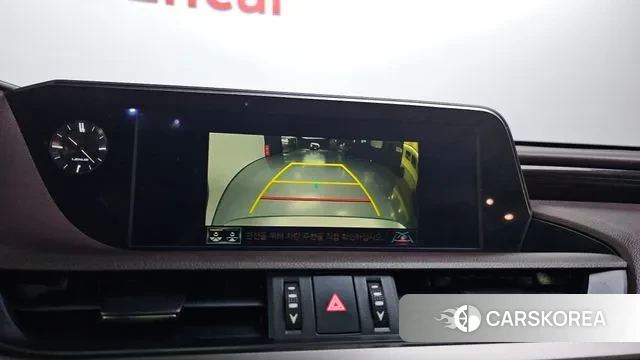 Lexus ES300h 7th generation 2019 Серебристо-серый из Кореи, фото 6