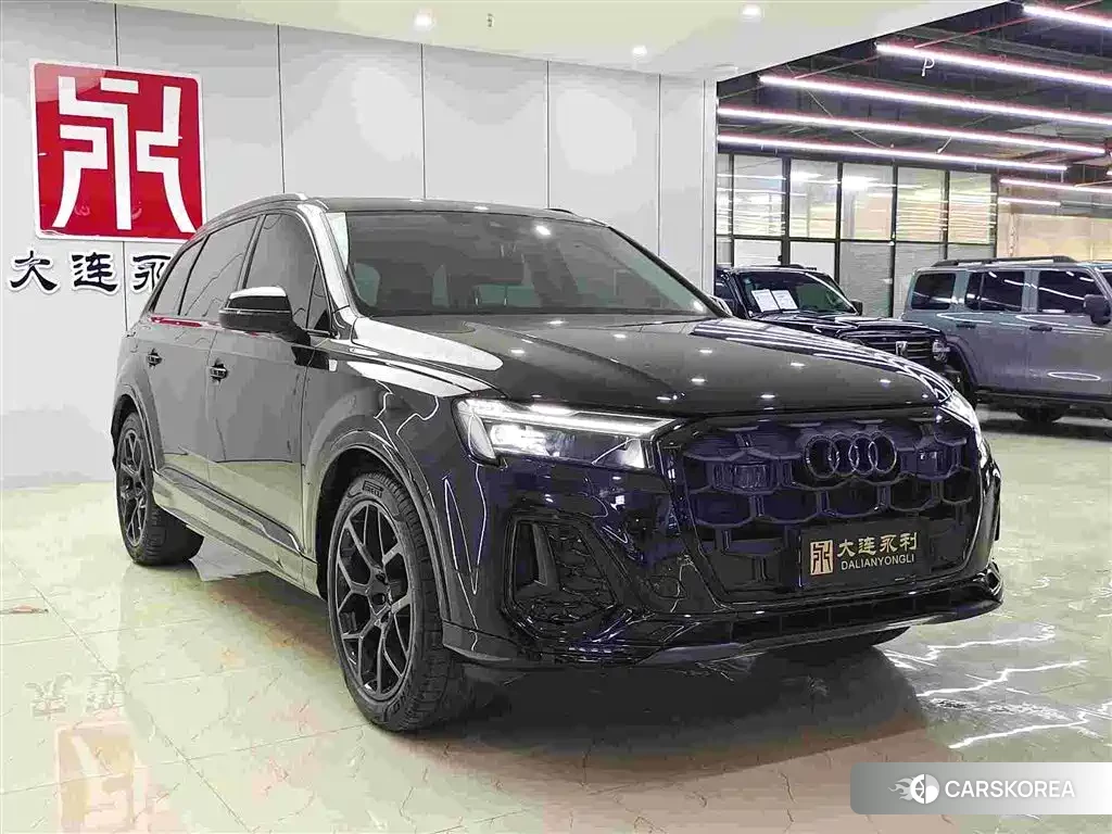 Audi Q7 2025 Черный из Китая, фото 6