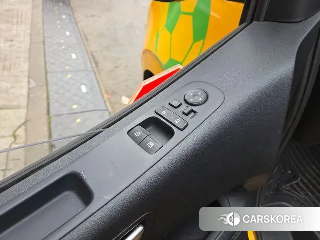 Hyundai Staria 2021 Желтый из Кореи, фото 6