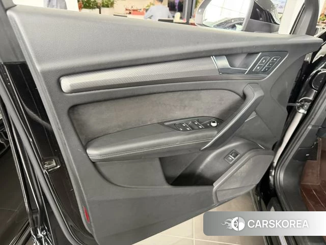 Audi Q5L Sportback 2022 Черный из Китая, фото 6