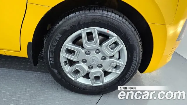 Hyundai Staria 2023 Желтый из Кореи, фото 6