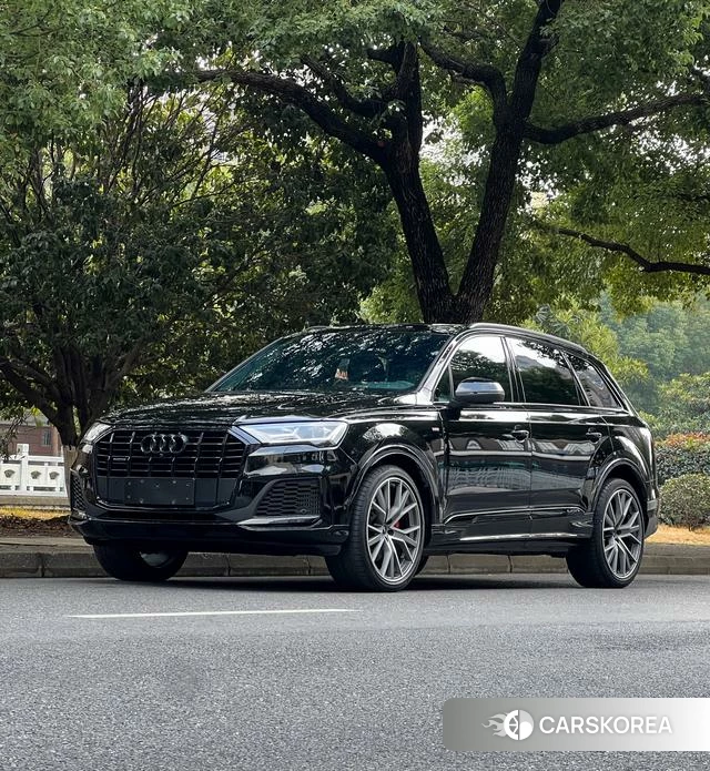 Audi Q7 2023 Черный из Китая, фото 6