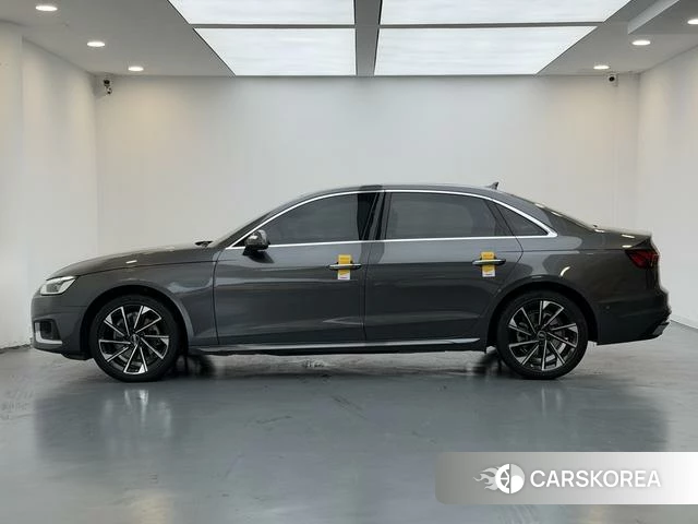 Audi A4L 2022 Темно-серый из Китая, фото 6