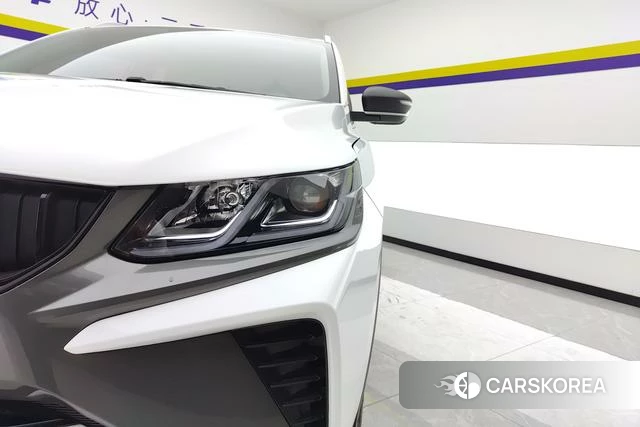 Geely Automobile Binyue 2023 Белый из Китая, фото 6