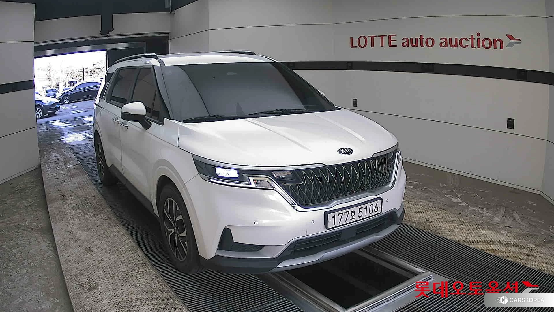 Kia Carnival 2021 Snow White Pearl (optional) из Кореи, фото 6