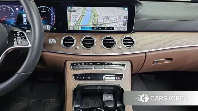 Mercedes-Benz E-Class W213 2022 Белый из Кореи, фото 6