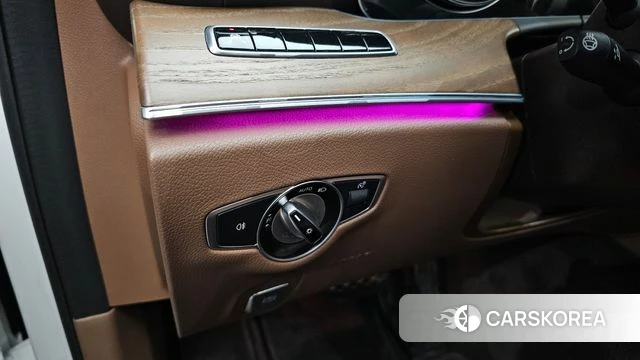Mercedes-Benz E-Class W213 2019 Белый из Кореи, фото 6