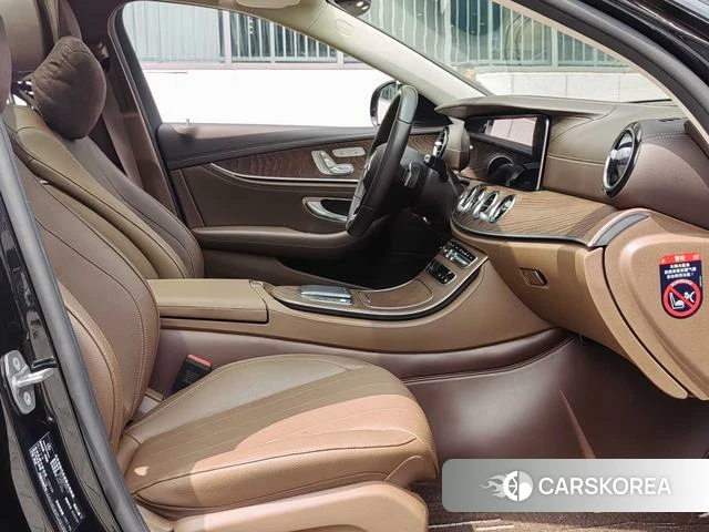 Mercedes-Benz E-class 2023 Черный из Китая, фото 6