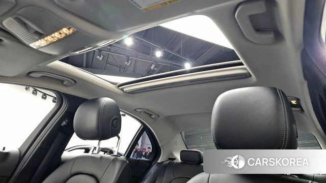 Mercedes-Benz C-Class W205 2019 Белый из Кореи, фото 6