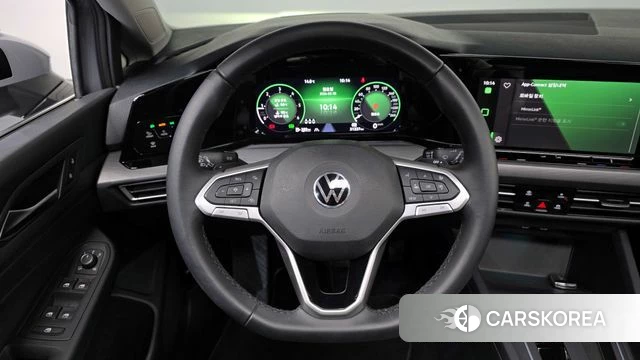 Volkswagen Golf 8th Generation 2022 Серебристо-серый из Кореи, фото 6
