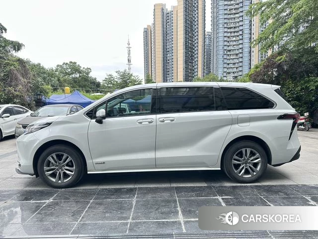 Toyota Saina 2024 Белый из Китая, фото 6