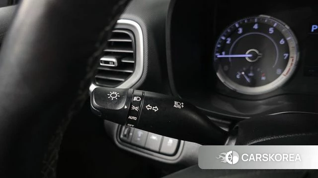 Hyundai Venue 2019 Серый из Кореи, фото 6