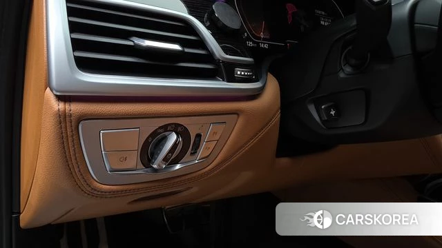 BMW 7 Series (G11) 2020 Черный из Кореи, фото 6