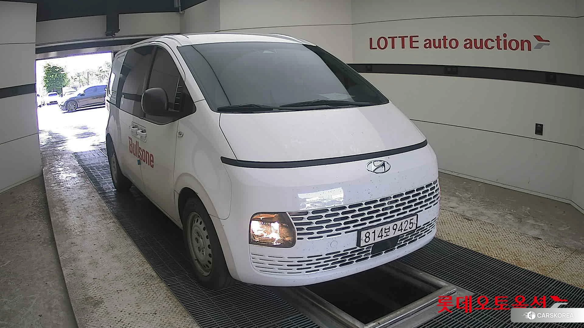 Hyundai Staria 2023 Белый из Кореи, фото 6