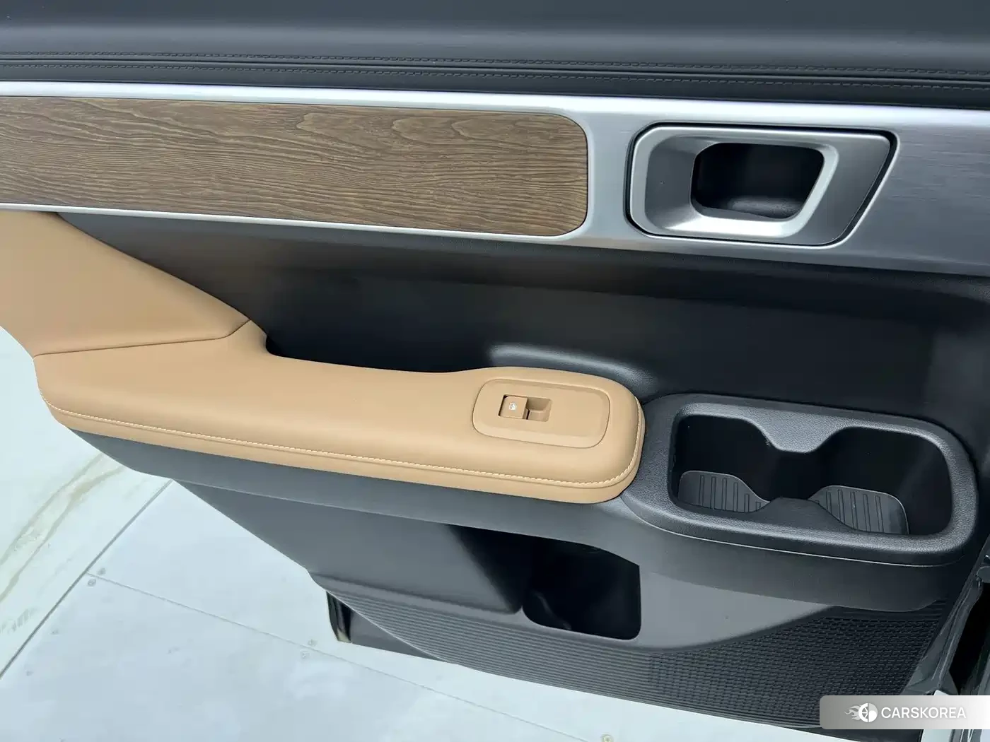 Hyundai Santa Fe 2025 Silver/gray из Китая, фото 6