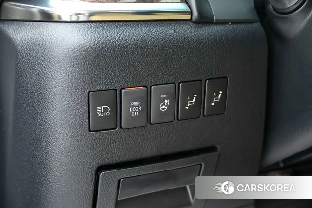 Toyota Elfa 2022 Белый из Китая, фото 6