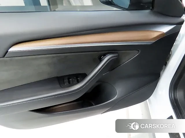 Tesla Model 3 2022 Белый из Кореи, фото 6