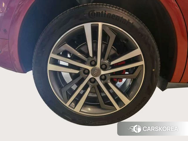 Audi Q5L Sportback 2023 Красный из Китая, фото 6