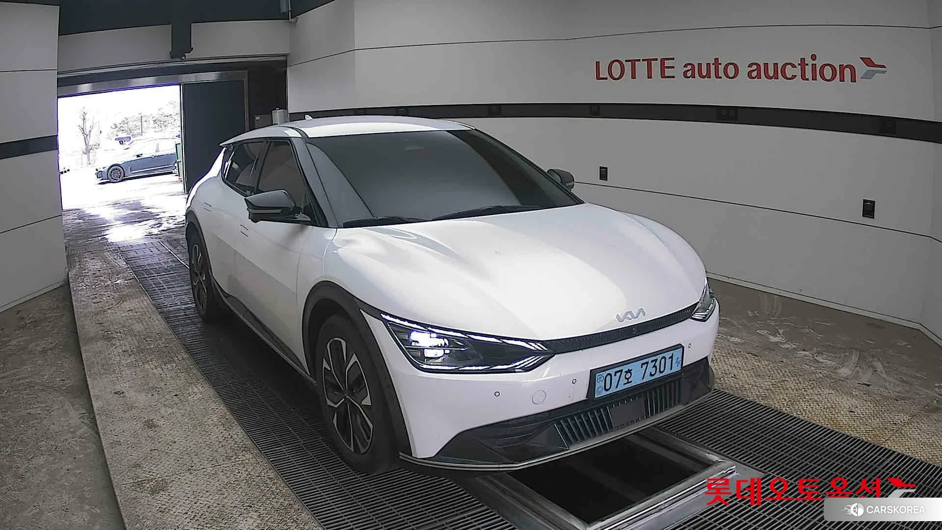 Kia EV6 2022 Snow White Pearl из Кореи, фото 6