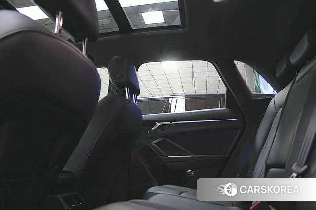 Audi Q3 2025 Серебристо-серый из Китая, фото 6