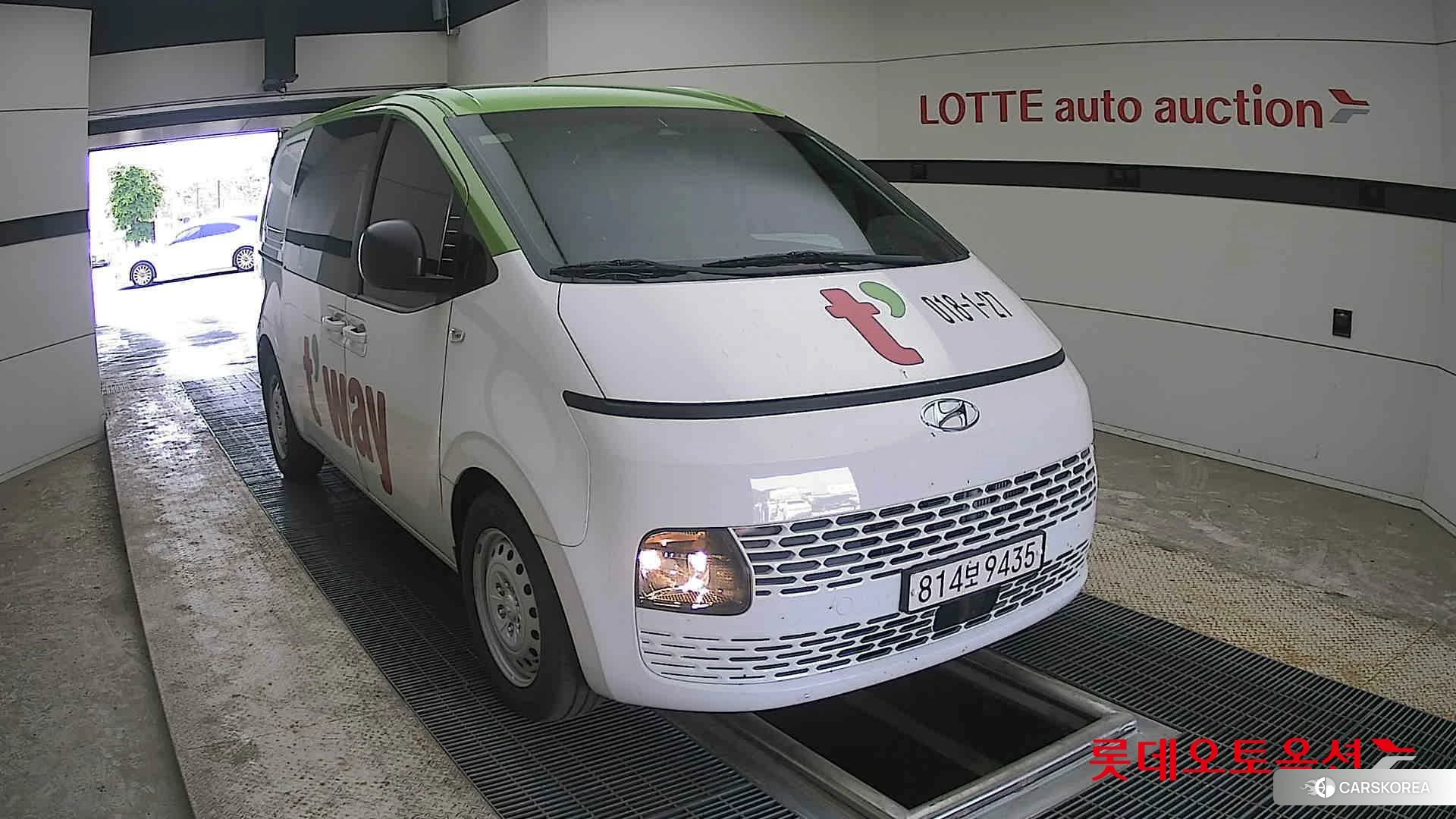 Hyundai Staria 2023 Белый из Кореи, фото 6