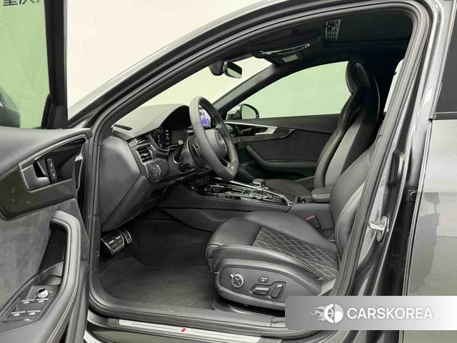 Audi S4 2024 Темно-серый из Китая, фото 6