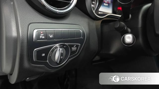 Mercedes-Benz C-Class W205 2018 Белый из Кореи, фото 6