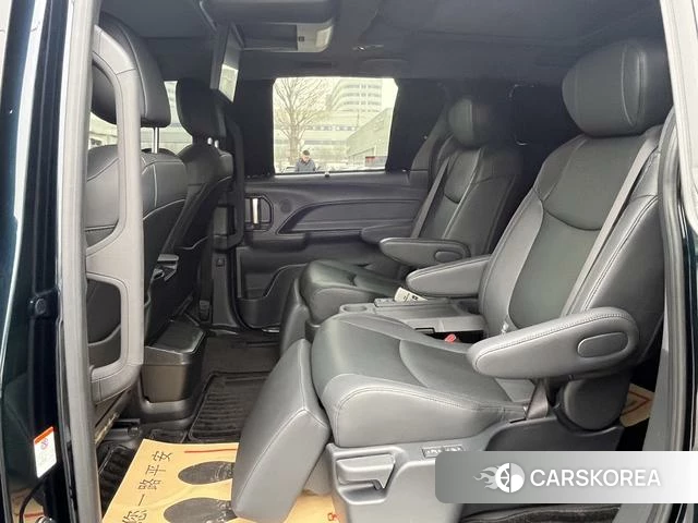 Toyota Grevia 2023 Черный из Китая, фото 6