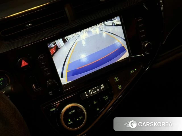 Toyota Prius C 2019 Жемчужный цвет из Кореи, фото 6