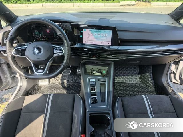 Volkswagen Golf 2023 Темно-серый из Китая, фото 6