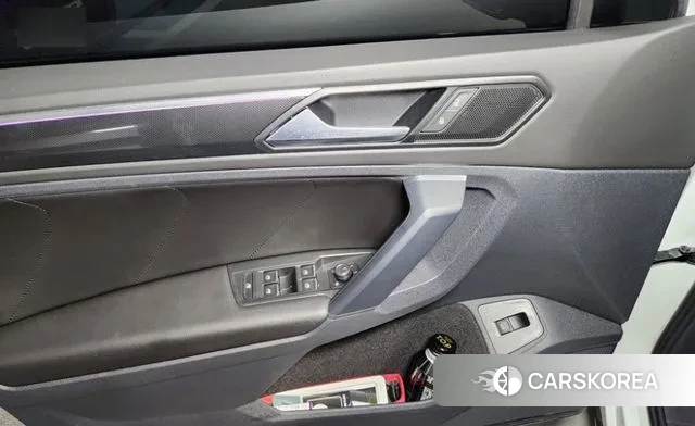 Volkswagen Tiguan second Generation 2022 Белый из Кореи, фото 6