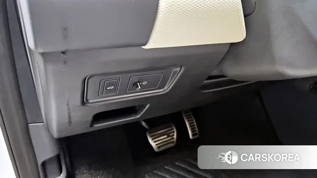 Land Rover Discovery 5 2021 Белый из Кореи, фото 6