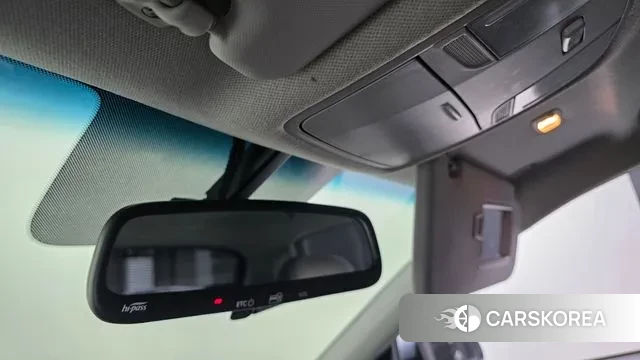 Hyundai Kona 2018 Светло-серебряный цвет из Кореи, фото 6