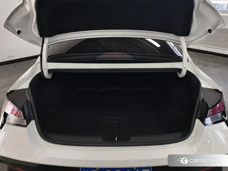 Hyundai Elantra 2024 Белый из Китая, фото 6