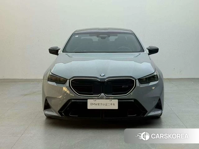 BMW M5 PHEV 2025 Темно-серый из Китая, фото 6