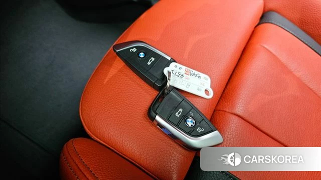 BMW X2 (F39) 2023 Светло-серебряный цвет из Кореи, фото 6