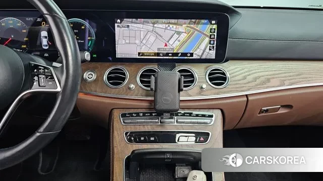 Mercedes-Benz E-Class W213 2021 Серебряный из Кореи, фото 6