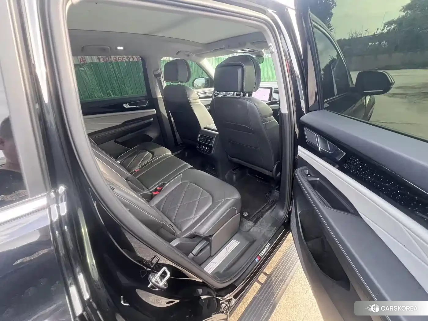 Volkswagen Touareg 2023 Черный из Китая, фото 6