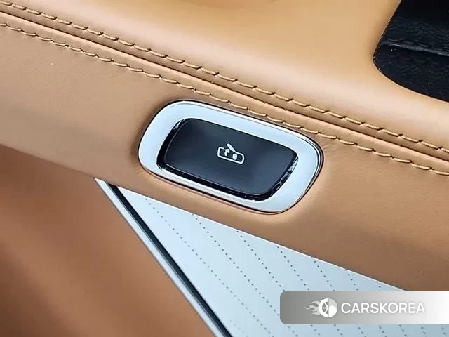 Lincoln Aviator 2nd generation 2022 Белый из Кореи, фото 6