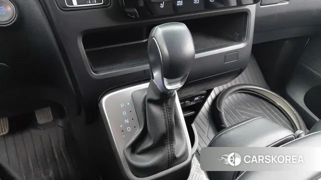 Hyundai Staria 2022 Белый из Кореи, фото 6