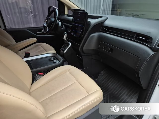 Hyundai Staria 2021 Белый из Кореи, фото 6