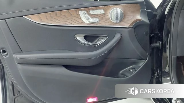 Mercedes-Benz E-Class W213 2021 Черный из Кореи, фото 6