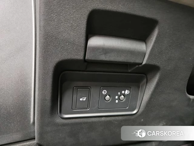 Land Rover Range Rover Evoque 2nd Generation 2024 Белый из Кореи, фото 6