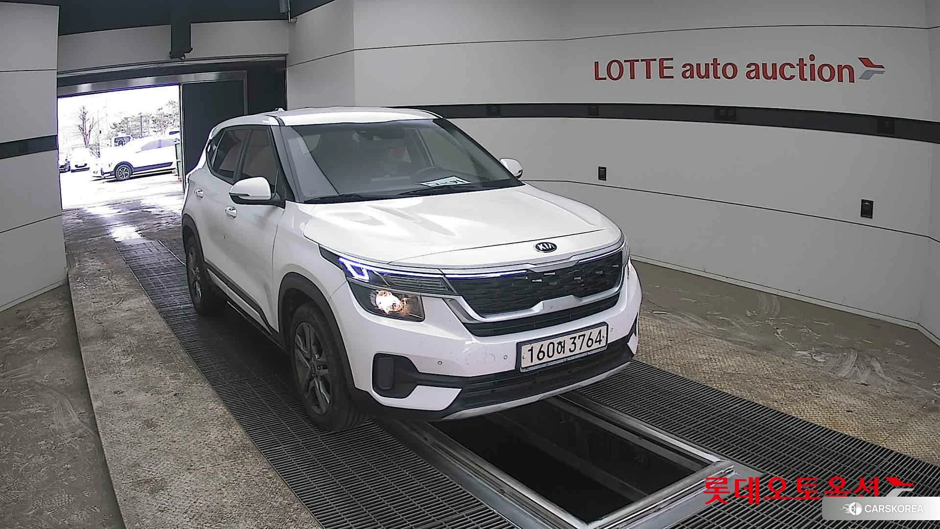 Kia Seltos 2022 Snow White Pearl из Кореи, фото 6