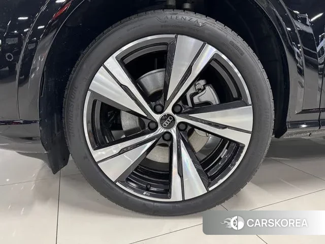 Audi Q5 (80A) 2025 Черный из Кореи, фото 6