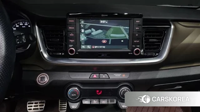 Kia Stonic 2018 Белый из Кореи, фото 6