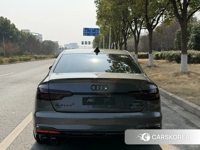 Audi A4L 2022 Темно-серый из Китая, фото 6