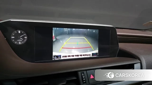 Lexus ES300h 7th generation 2020 Белый из Кореи, фото 6